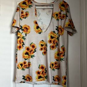 Vneck keyhole Sunflower top